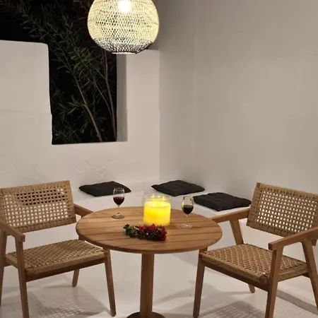 Chanos Luxury Paros Apartman Alikí