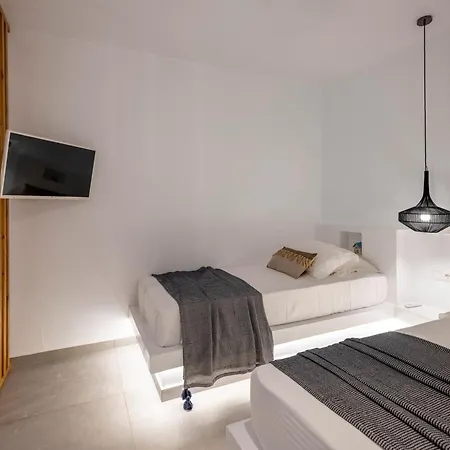 Chanos Luxury Paros
